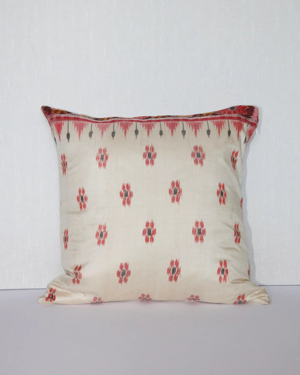 Pearl Vintage Silk Sari Pillow Cover 20x20